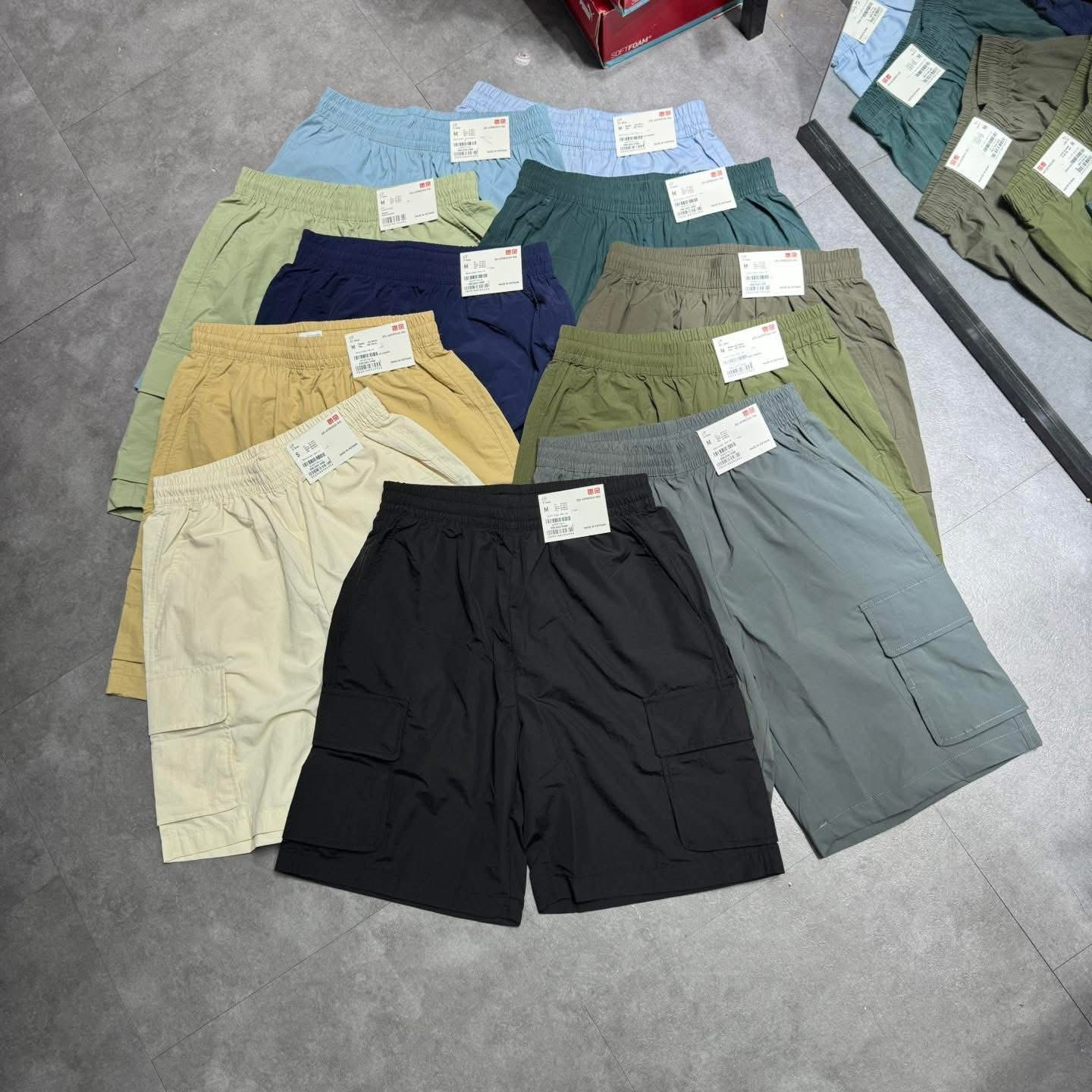 SHORT KAKI "UNIQLO"